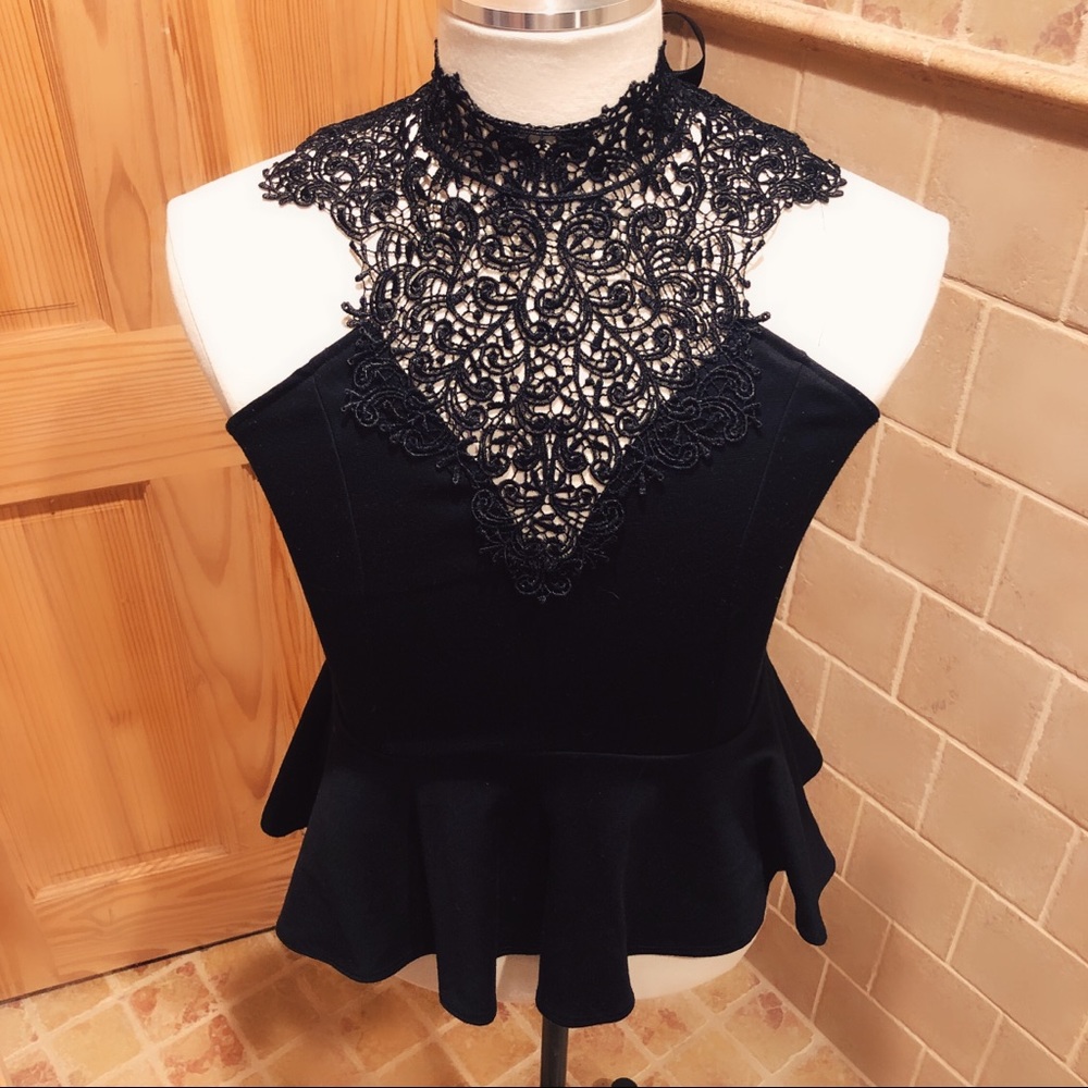 STUNNING LACE TOP!!!! - Picture 2 of 4